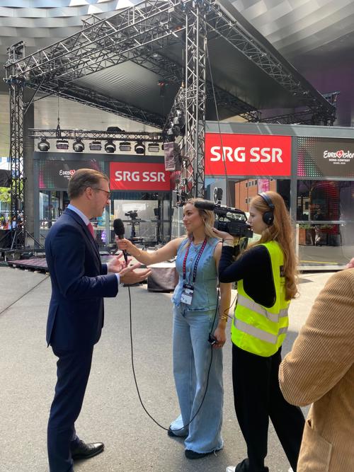 Chaos, Hitze und Demonstrationen: Studentin erzählt von ihrem Einsatz am Eurovision Song Contest Chaos, Hitze und Demonstrationen: Studentin erzählt von ihrem Einsatz am Eurovision Song Contest