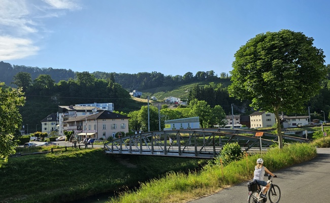 Au bekommt Geld an die Sanierung der alten Brücke beim Bahnhof