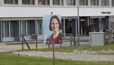 0, 0 ,1, 0 ,1, 1, 0, 1, 0, 0, 1 – total fünf Frauen