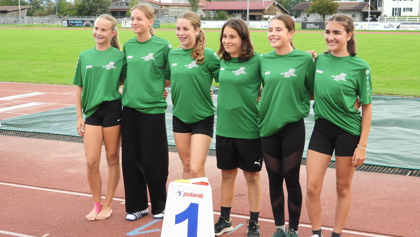 ie Acht- und Neuntklässlerinnen der Oberstufe Rebstein-Marbach gewannen am kantonalen Schusporttag in Balgach.