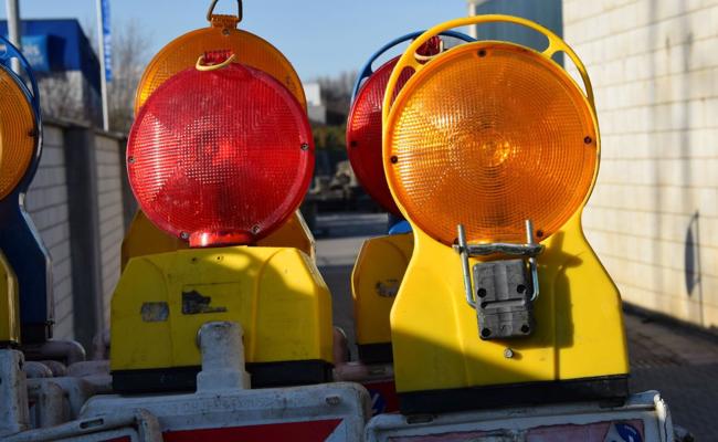 Jemand klaut Baustellenlampen