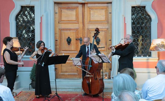 Streichquartett spielte zum Tanz auf