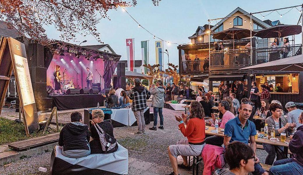 Das Containerdorf bietet ein spezielles Ambiente (Aufnahme vom Kulturcontainer in Wattwil). 
