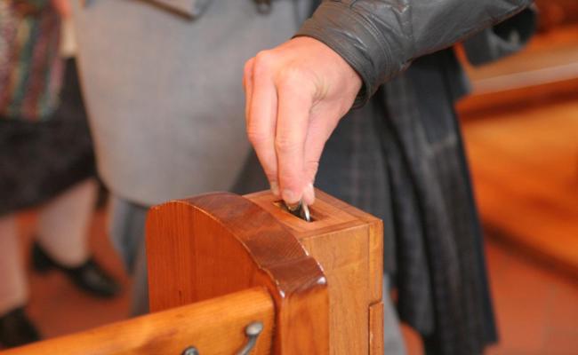 Geld aus Opferstöcken gestohlen