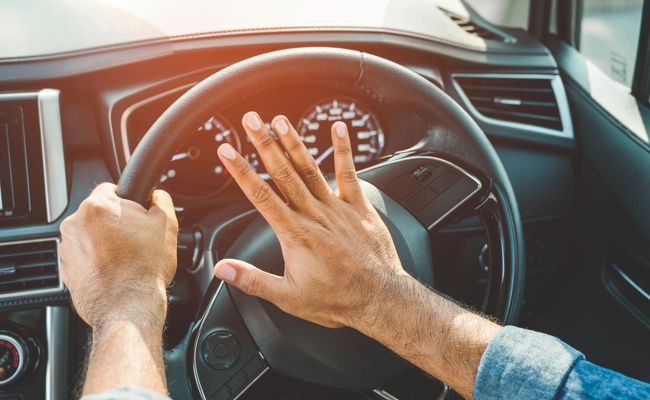«Huup, huup!» – «Määg! Määg!»: Ungeplanter Hup-Spass an der Bushaltestelle