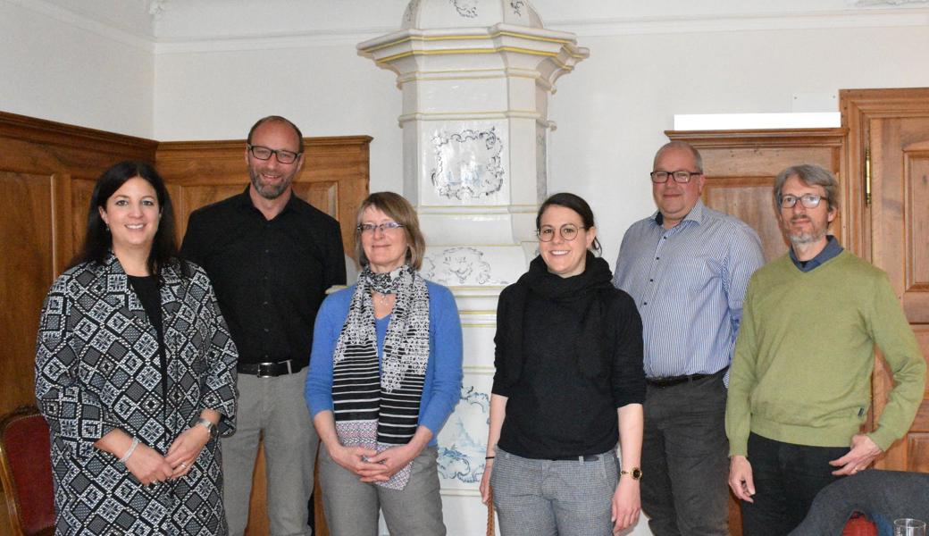 Regierungsrätin Laura Bucher, Daniel Schelling (Stadtrat, Präsident der Ortsbildkommission Altstätten), Carolin Krumm (Projektverantwortliche Denkmalpflege), Beatrice Zeller, Stadtschreiberin, Ruedi Mattle, Stadtpräsident von Altstätten, sowie Moritz Flury (Stv. Leiter Denkmalpflege)