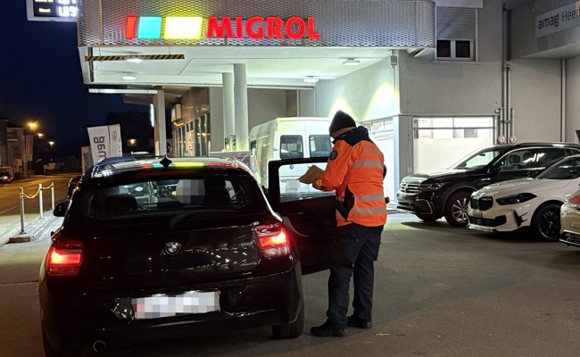 Lichtkontrolle: Polizei stoppte auffällige Autos, Fachleute reparierten