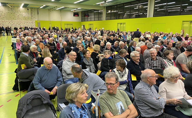 756 Stimmberechtigte kamen - auch für ein Gesundheitszentrum