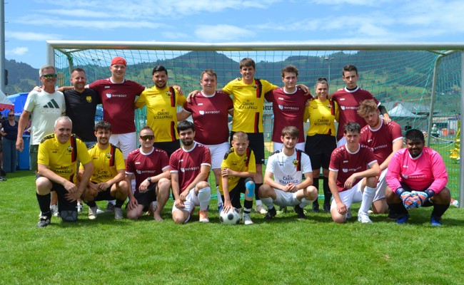 220 Sportlerinnen und Sportler kämpften am Rhyboot-Sporttag um Tore und Medaillen