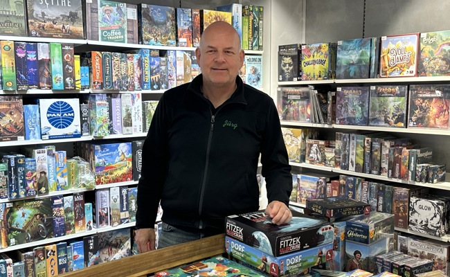 Lokale Wurzeln, digitale Reichweite: So führt Jürg Bruhin sein Spielwarengeschäft zum Erfolg