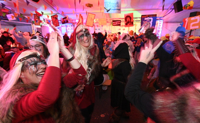 Enge Lokale, viele Menschen: Beizenfasnacht nach der Brandkatastrophe im Wallis?