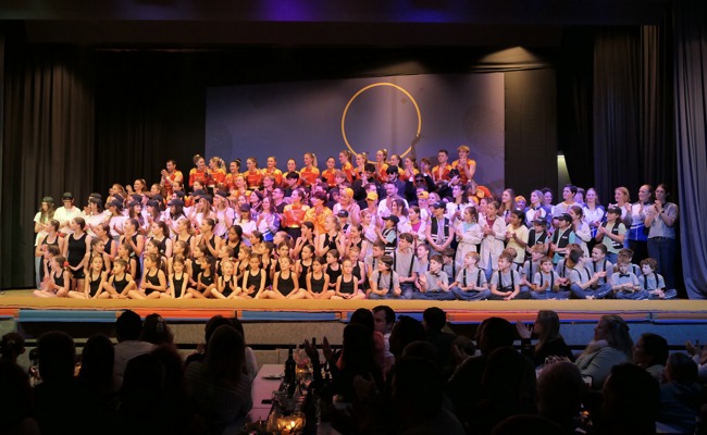 Spurensicherung und Polizeihunde: Verbrechen auf der Bühne aufgeklärt