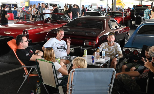 Der amerikanische Traum auf Rädern: US Cars and Bikes Meeting