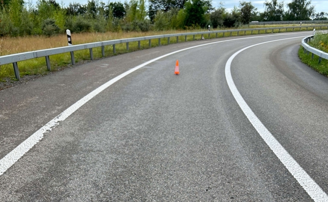16-jähriger Motorradfahrer stürzt bei Einfahrt auf die Autobahn A1