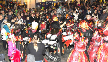 Bernecker Fasnacht – Mönsterli auf dem Rathausplatz