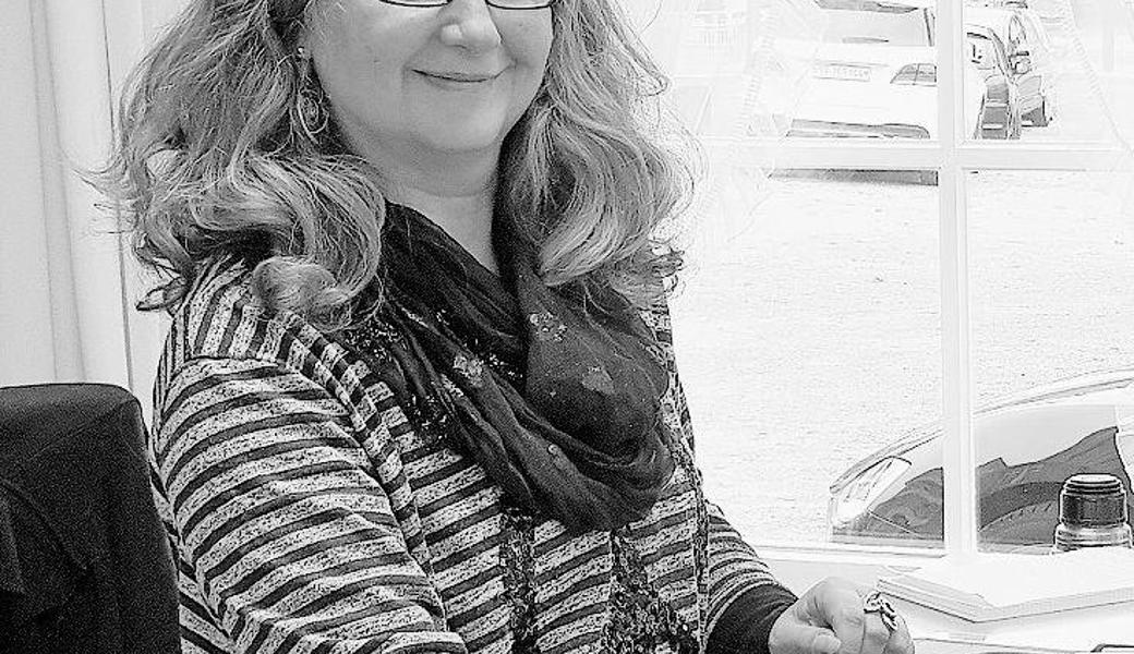 Seltenes Arbeitsjubiläum: Bereits seit 30 Jahren arbeitet Monika Schöb auf der Gemeindeverwaltung Thal. Bild: pd
