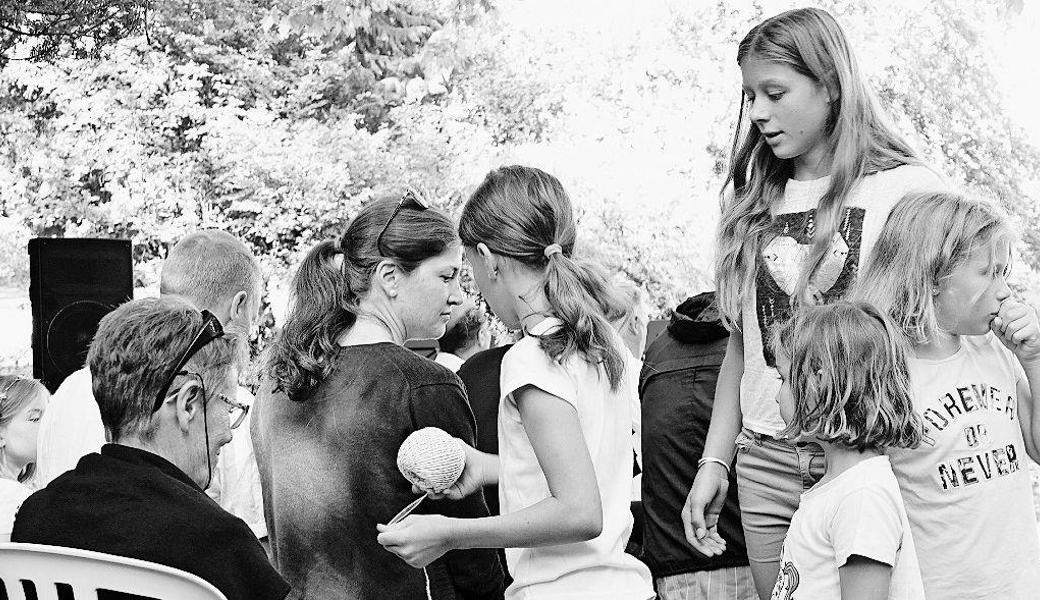 Das Seil der Gemeinschaft verbindet die Gottesdienstbesucher untereinander. Bild: pd