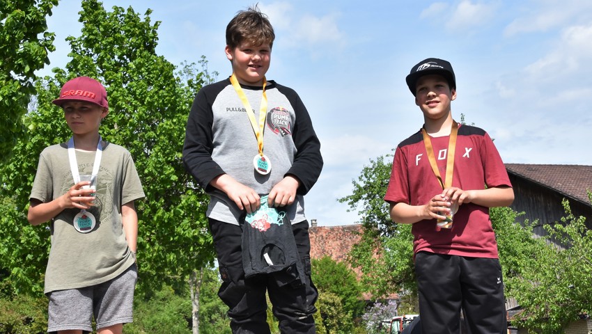 Cooler «Snake Run» - Schlange fahren auf dem Bernecker Pumptrack bei der Saisoneröffnung