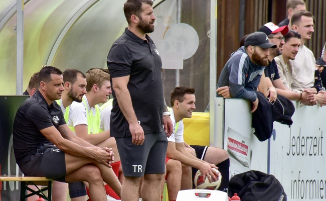 Besart Shoshi bleibt auch in der nächsten Saison Montlingen-Trainer