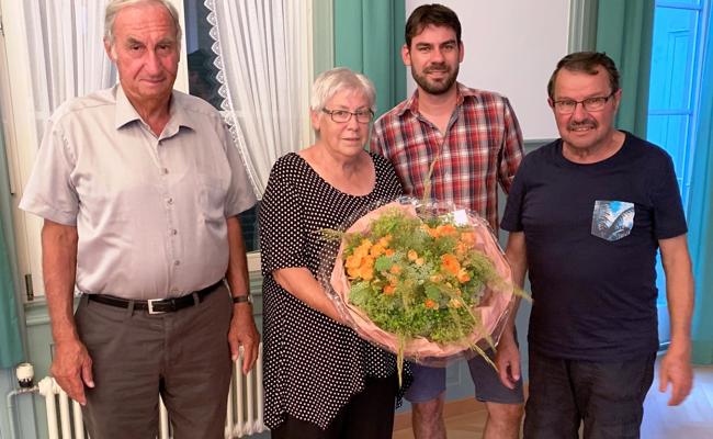 Zwei neue Freimitglieder und Ovationen für Wirte-Ehepaar