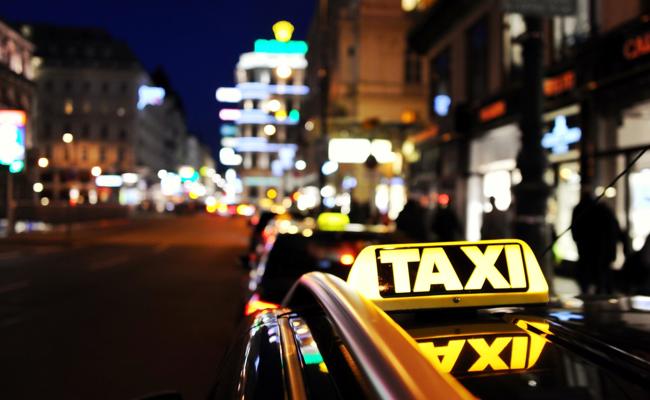Hustenanfall führte zu Taxi- Unfall