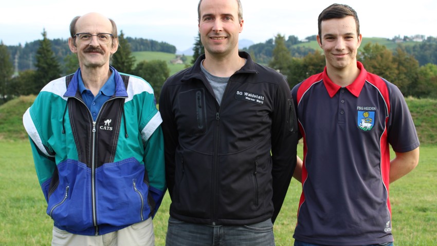 Das Podest der Kategorie Feld Sport (von links): Andreas Diem (2., Schwellbrunn), Markus Krüsi (Sieger, Waldstatt) und Luca Graf (3., Heiden). Das Podest der Kategorie Feld Sport (von links): Andreas Diem (2., Schwellbrunn), Markus Krüsi (Sieger, Waldstatt) und Luca Graf (3., Heiden).
