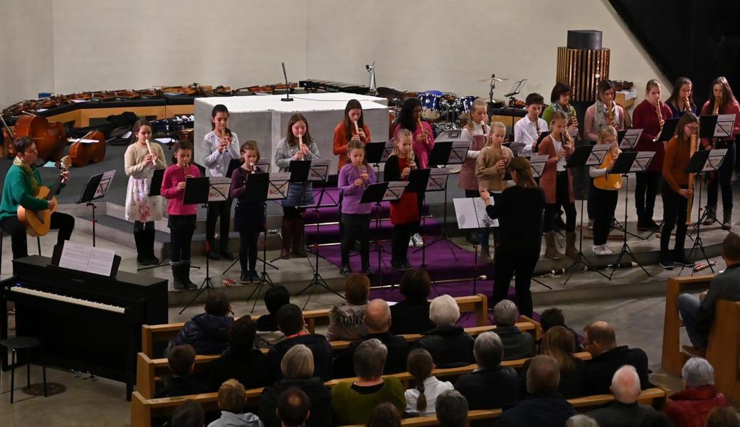Der  Blockflötenchor unter der Leitung von Felicitas Dörig, Ines Pfister und Jeannette Seiz.