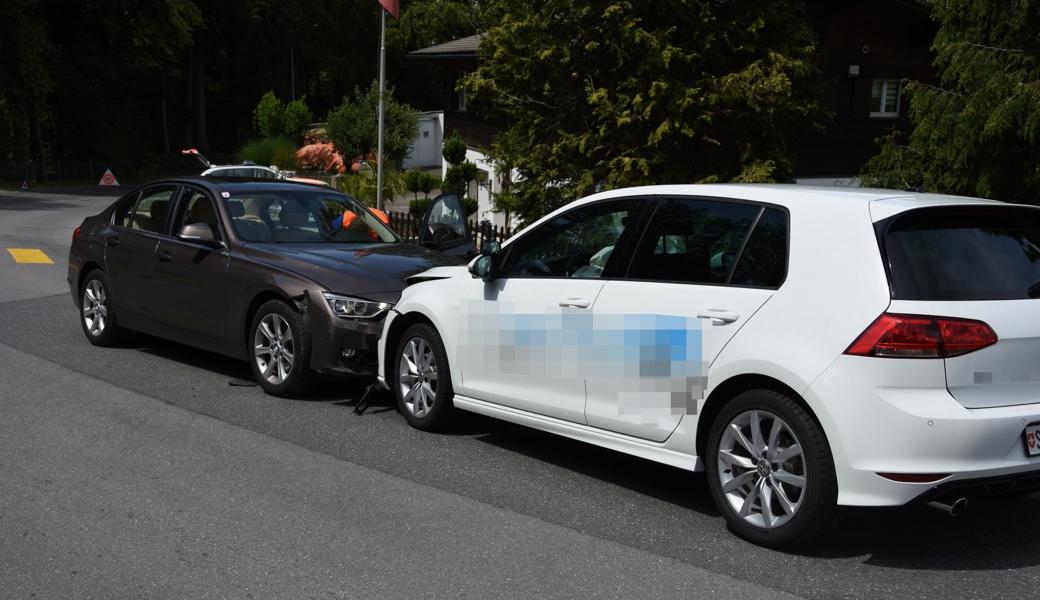 An den beiden Autos entstand Sachschaden in der Höhe von über 15'000 Franken.