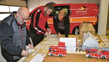 Feuerwehr auf der Strasse: Offiziere üben den Verkehrsdienst