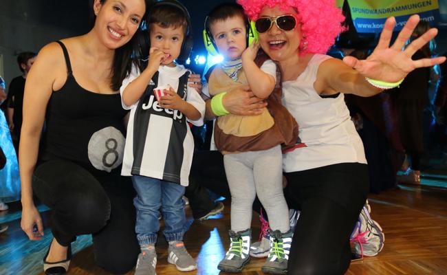 Kunterbunte Mäschgerli am Kindermaskenball im "Metropol"