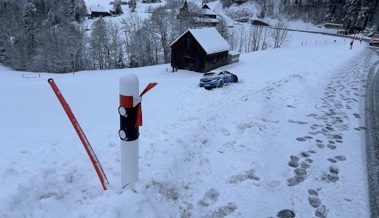 Eis und Schnee: Wintereinbruch führt zu zwei Verkehrsunfällen