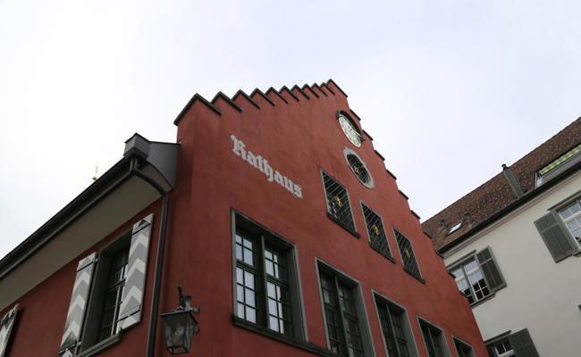 Rheineck senkt den Steuerfuss auf 124%