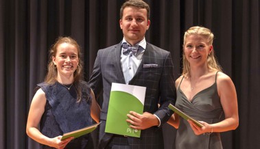 Diplom mit Auszeichnung erhalten: Zwei Lehrerinnen aus Au brillieren mit Bachelorarbeit