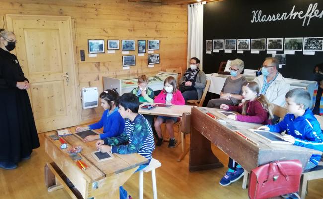 Video: Im Museum leben alte Zeiten auf