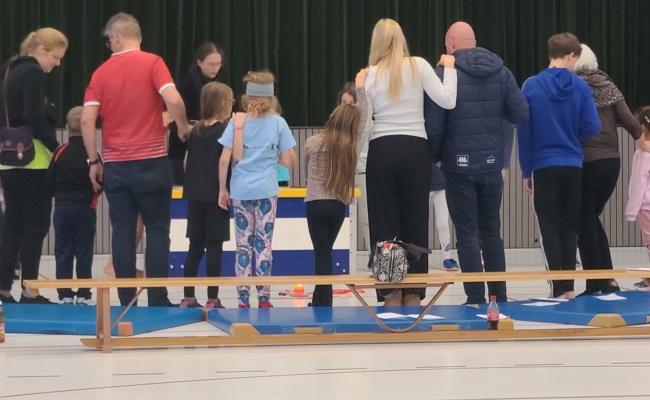 Bewegte Kirche Kunterbunt begeistert Familien