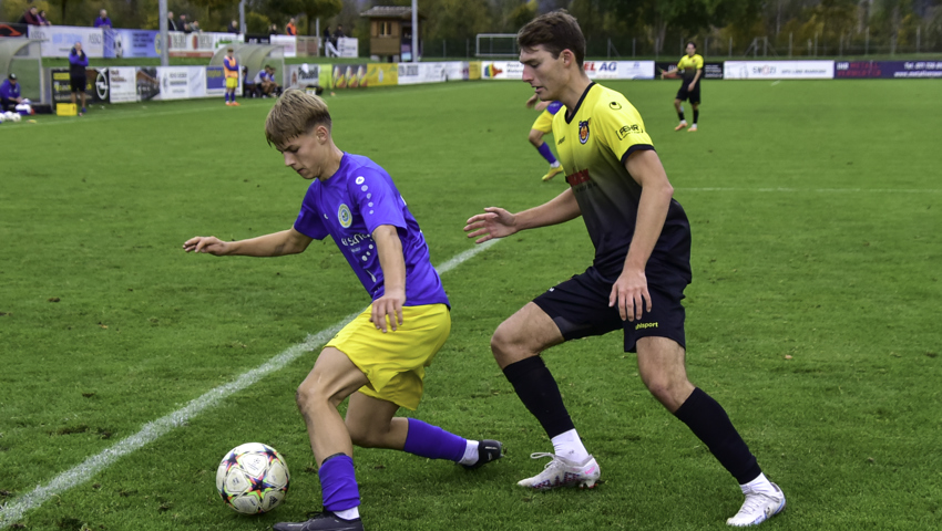 Finn Metzler (links), Diepoldsaus Jüngster, sagt, der Trainer bringe die Mannschaft weiter. Finn Metzler (links), Diepoldsaus Jüngster, sagt, der Trainer bringe die Mannschaft weiter.