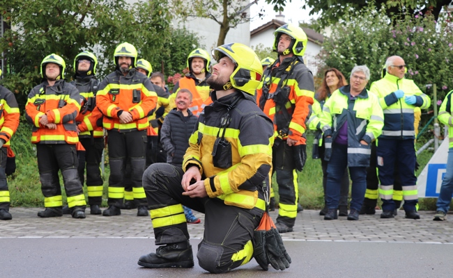 Wie im Film: Feuerwehrübung endet mit romantischem Heiratsantrag