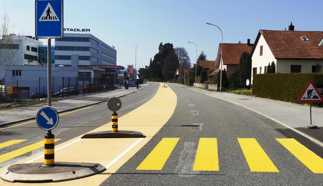 Noch kann man sehen, wo bis vor Kurzem die zweite Fahrbahn verlief.