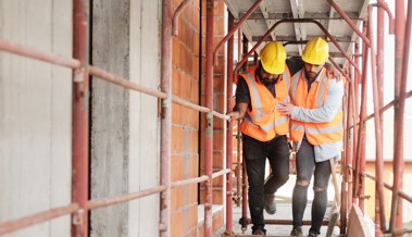 Fingierte Arbeitsunfälle: Portugiese soll mit Komplizen über Jahre Versicherungen ausgetrickst haben