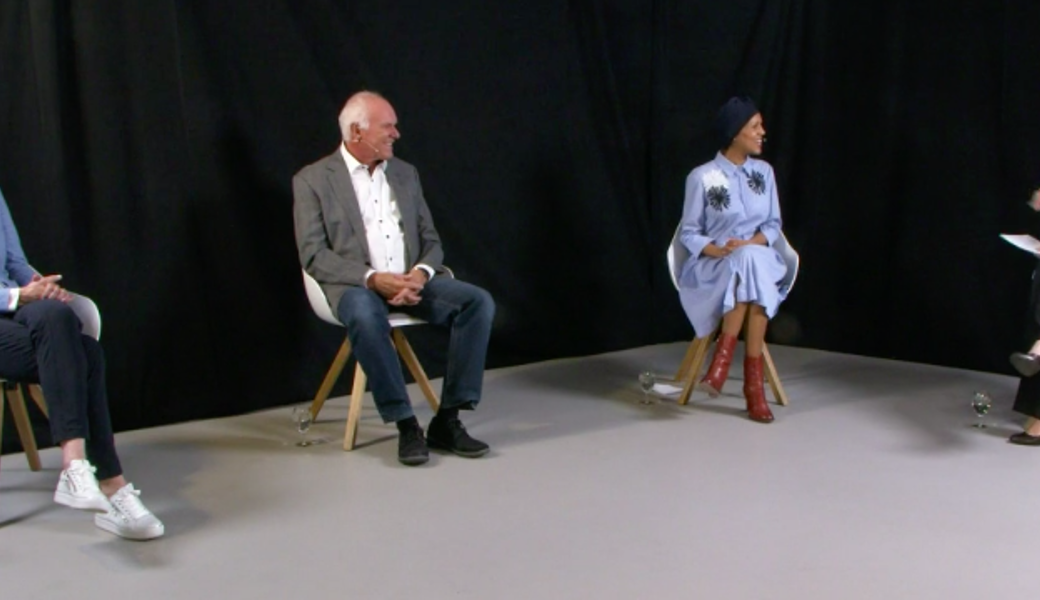 Diskutierten über die neue Arbeitswelt (v.l.): Brigitte Lüchinger (AGV-Rheintal Präsidentin), Hans Hess, (Ex-Swissmem Präsident), Stephanie N. Märklin (Gründerin) und Moderatorin Nicole Simmen. Diskutierten über die neue Arbeitswelt (v.l.): Brigitte Lüchinger (AGV-Rheintal Präsidentin), Hans Hess, (Ex-Swissmem Präsident), Stephanie N. Märklin (Gründerin) und Moderatorin Nicole Simmen.