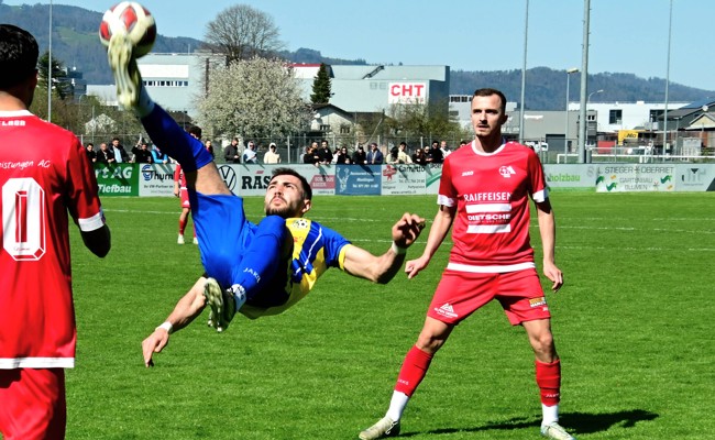 Montlingen siegt im Derby gegen den FC Au-Berneck mit zehn Mann 3:1