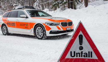 Autofahrer sieht zwei Frauen auf Zebrastreifen in Kriessern zu spät