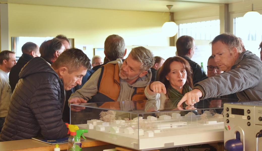 Das Visualisierungsmodell, das im Clubhaus ausgestellt war, diente vielen Besuchern als Diskussionsbasis.