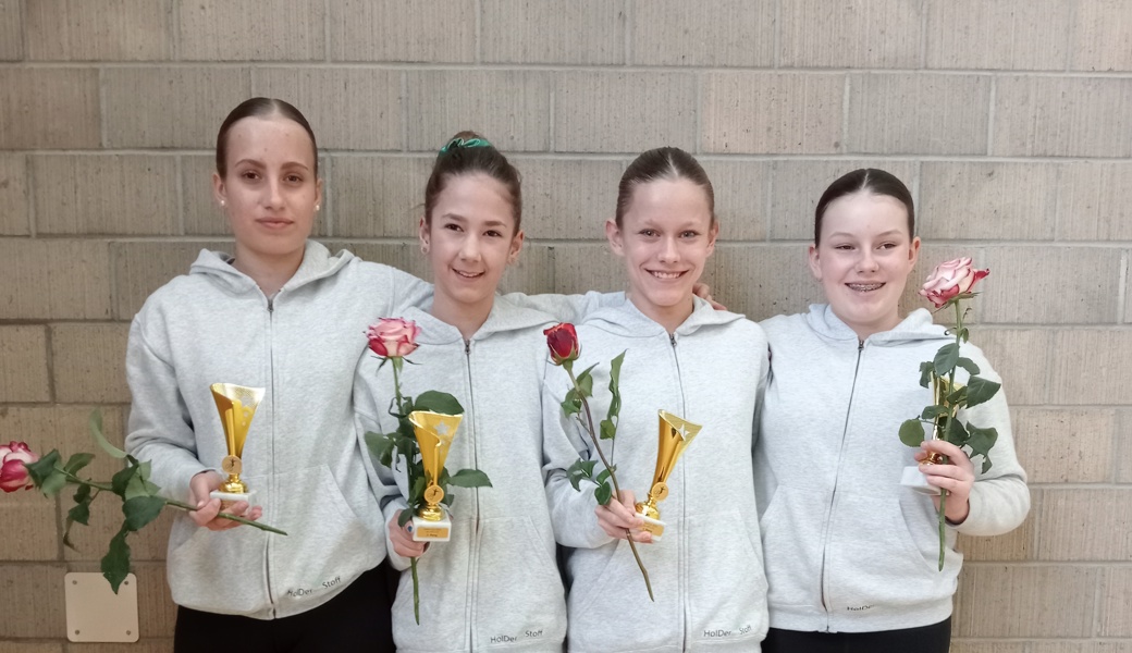 von links nach rechts: Leonie Kujas, Lavinia Zoller, Svea Mathys, Nina Ammann