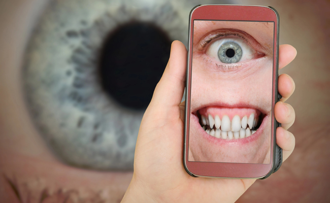 Hilfe! Mein Handy hört mit! Höchstwahrscheinlich geht aber doch nur meine Fantasie mit mir durch