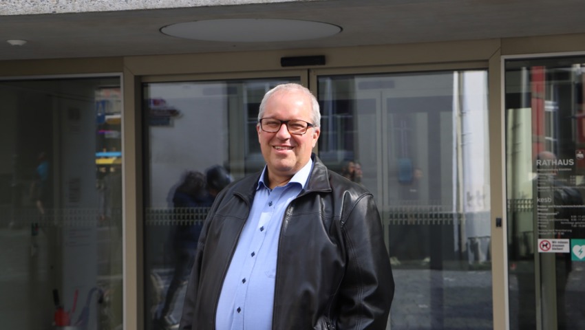 Ruedi Mattle hat Grund zum Lachen: Er darf weitere vier Jahre Altstätter Stadtpräsident sein. Ruedi Mattle hat Grund zum Lachen: Er darf weitere vier Jahre Altstätter Stadtpräsident sein.