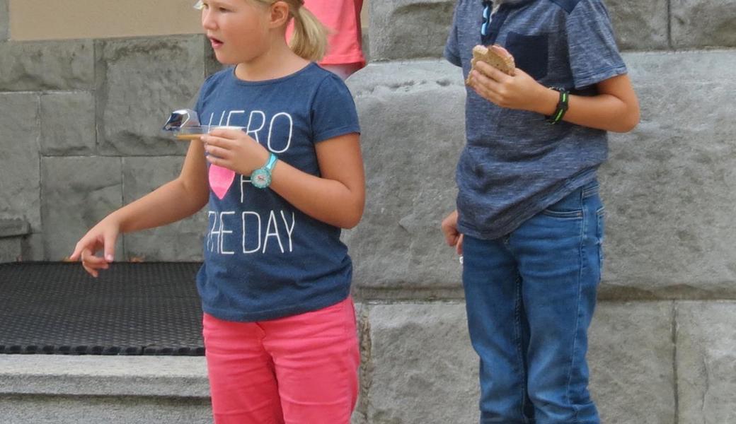 erwartungsvolle Schulkinder