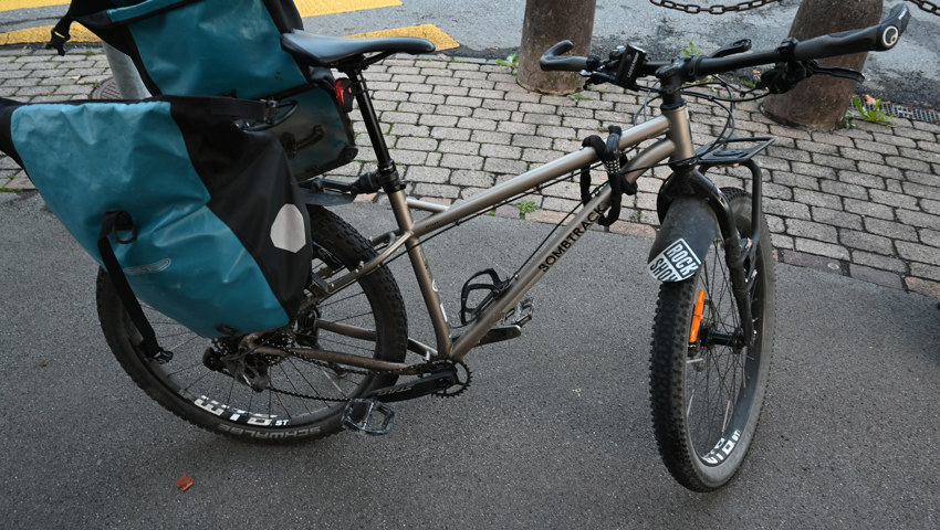 Zeugenaufruf: Velofahrerin verletzt sich bei einem Unfall auf der Ochsenkreuzung