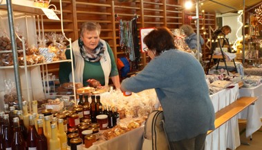 Weihnachtsmarkt-Angebot mit viel Liebe hergestellt