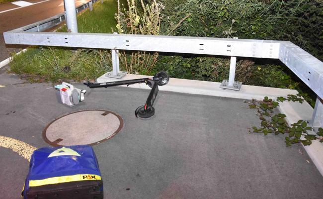 Frau verunfallt mit E-Scooter